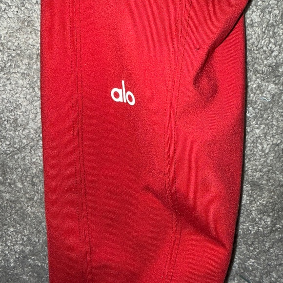 Alo Airbrush High-Waist Enso
Legging - Classic Red like new-size S - Picture 4 of 7